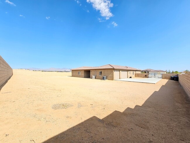 Building Photo - Dream Home 4 bed 3 bath Home!