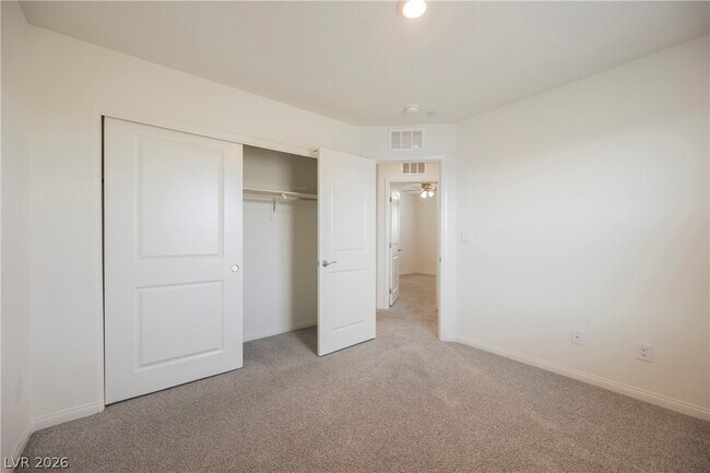 Building Photo - 402 Larksong Ave