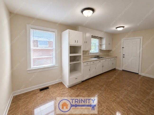 Building Photo - Your new home awaits!