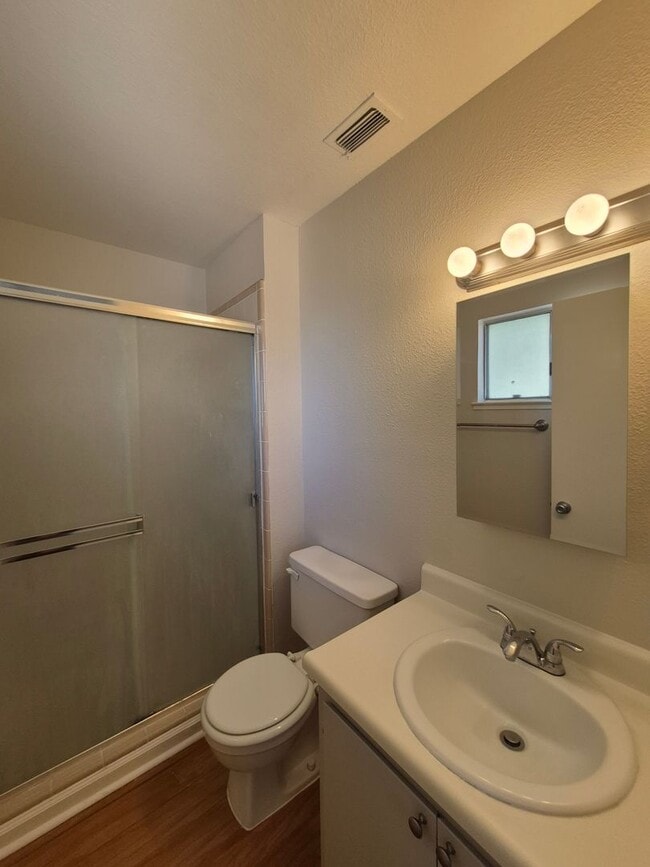 Building Photo - 7520 Blackthorne Way