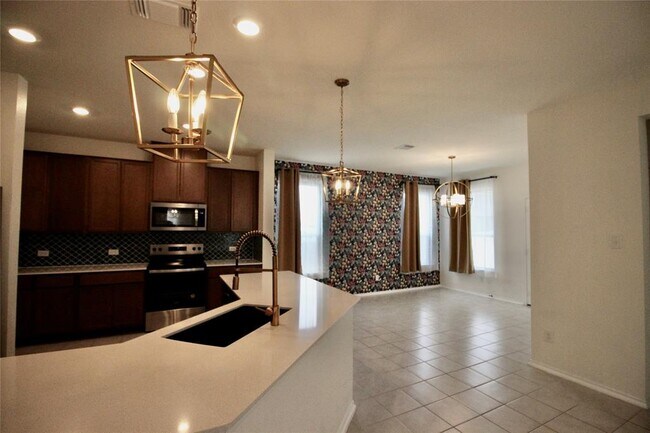 Building Photo - 240 Robert Hightower Dr