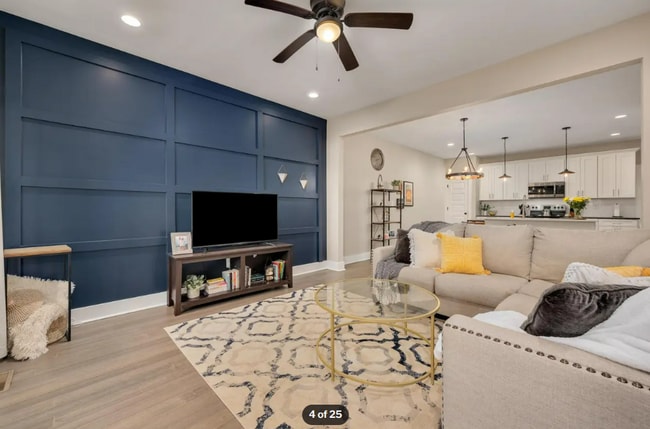 Living room - 849 Cherokee Ave