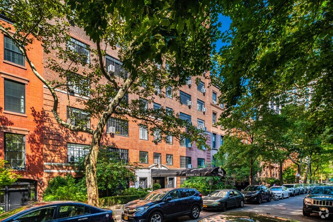 Primary Photo - 25 MONROE PL