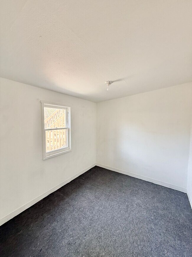 Building Photo - 309-311 Colorado Ave