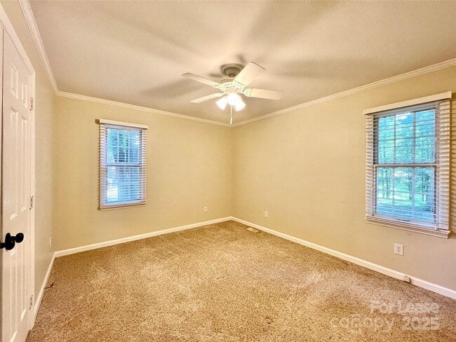 Building Photo - 911 Reverdy Ln