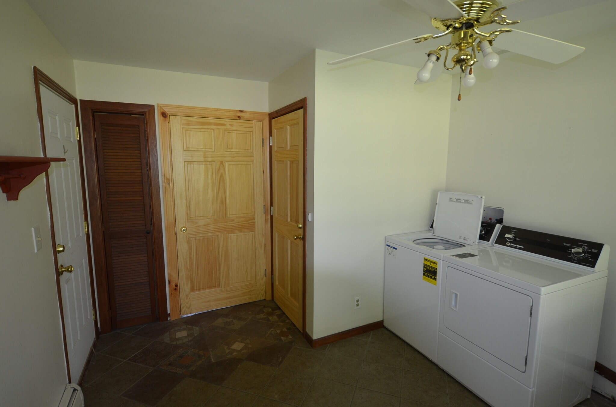 Building Photo - 52 Carol Ln