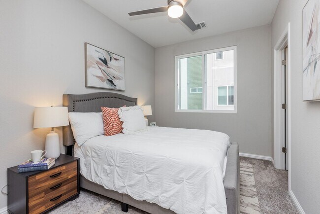 Building Photo - Modern Fremont Townhouse: 3 Beds, 3 Baths ...
