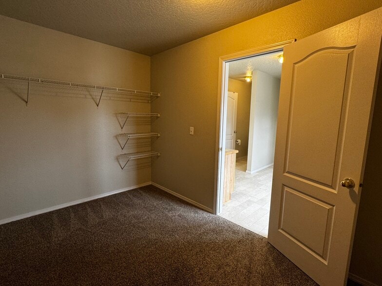 Building Photo - 172 W Tehuti Ct