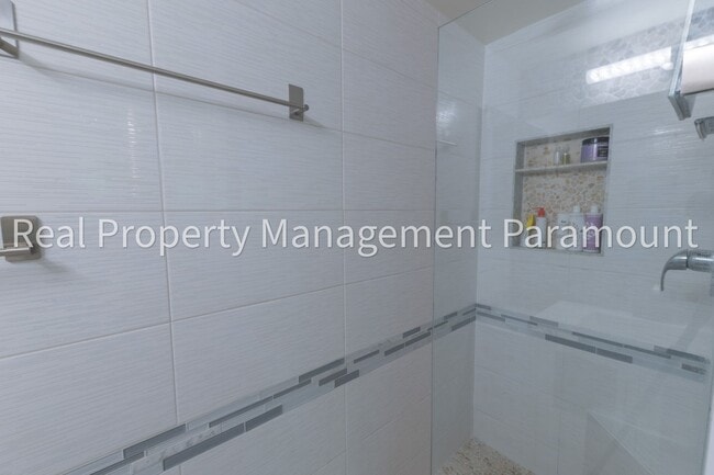 Building Photo - Spectacular 2 Bedroom, 2 Bath Condo with L...