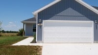Building Photo - Newer 3 bedroom duplex - Aurora MO