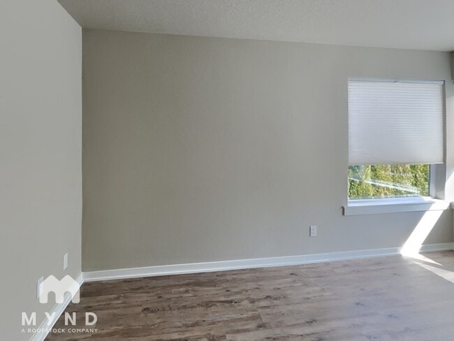 Building Photo - 17231 SW Goldcrest Ln
