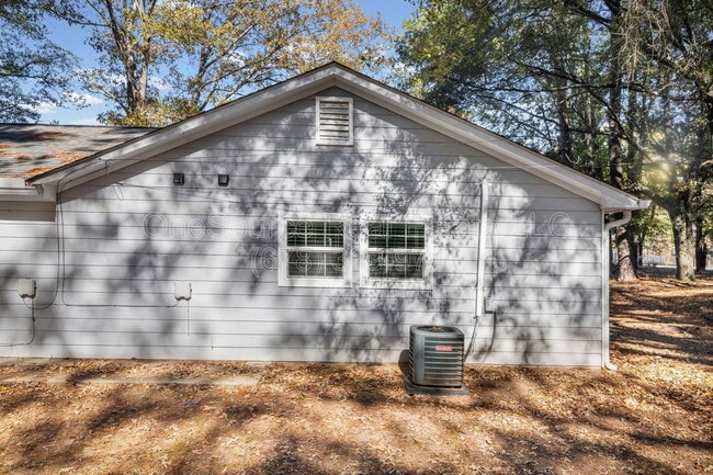 Building Photo - 2020 Whitfield St