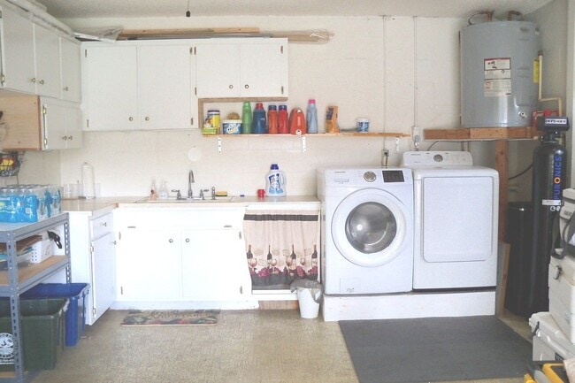 Building Photo - Seasonal Rental