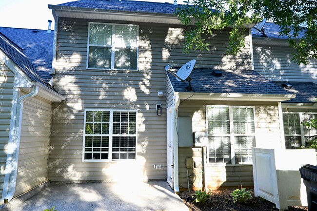 Building Photo - Townhouse / Stoney Creek