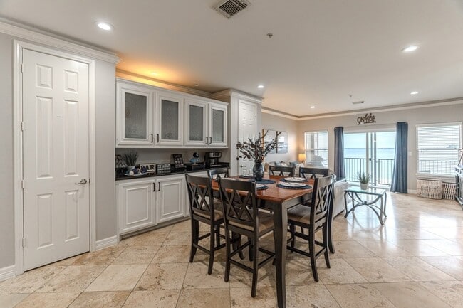 Building Photo - 7039 Kingston Cove Ln