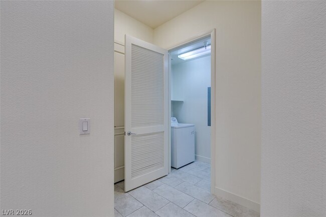 Building Photo - 38 E Serene Ave