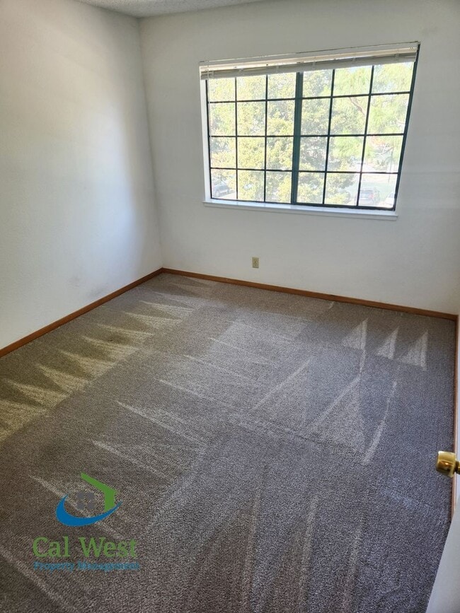 Building Photo - 01248 - % - Costa Mesa Terrace #G