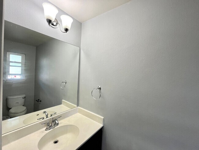 Building Photo - 431 Manawai St