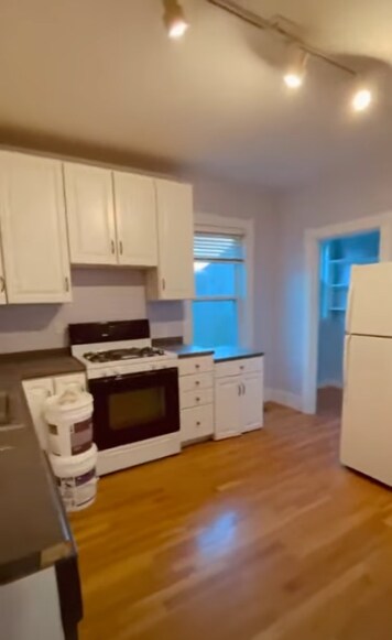 Building Photo - 16 Donnybrook Rd