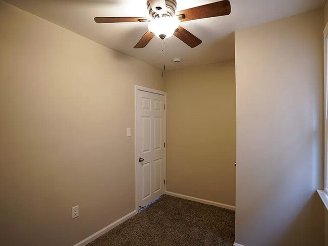 Building Photo - Charming and Move-In Ready Bungalow!