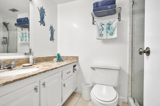 Building Photo - 3725 S Ocean Dr