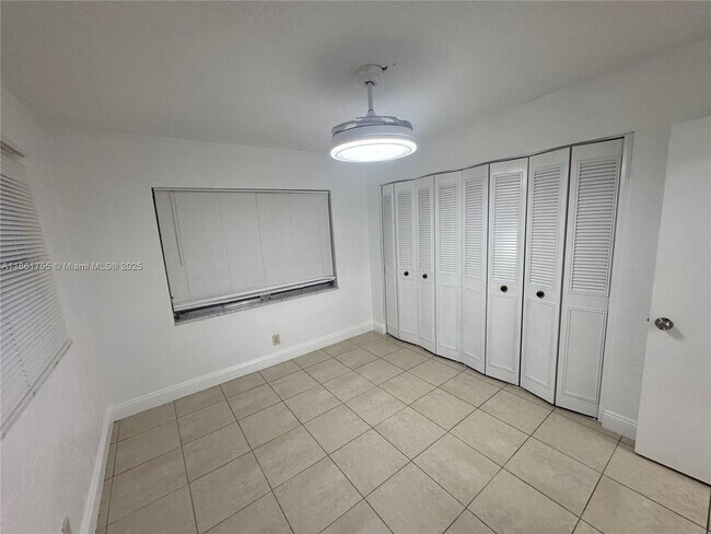 Building Photo - 7205 NW 76th Pl