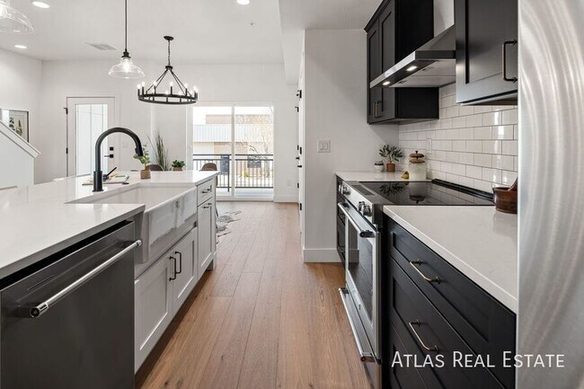 Building Photo - 4523 Tabor St