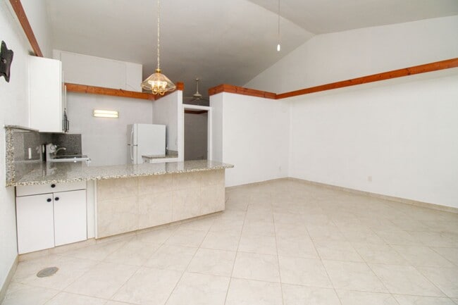 Building Photo - ANNUAL UNFURNISHED ** Wiggins Pass West **...