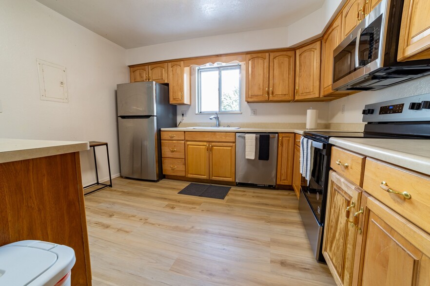 Building Photo - 3214 Teardrop Cir