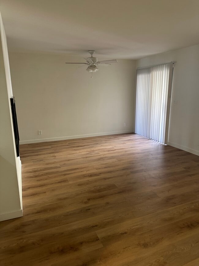 Building Photo - 731 S Detroit St