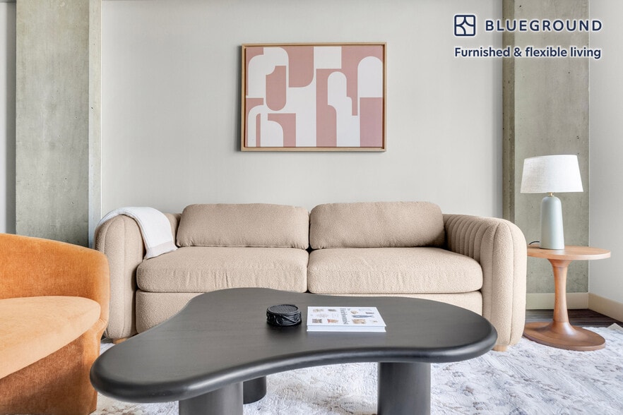 Building Photo - 2121 6th Ave