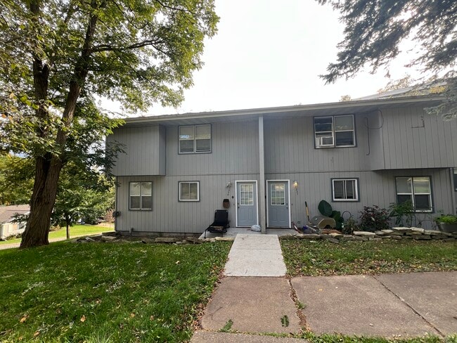 Building Photo - 1229 Augusta Ave