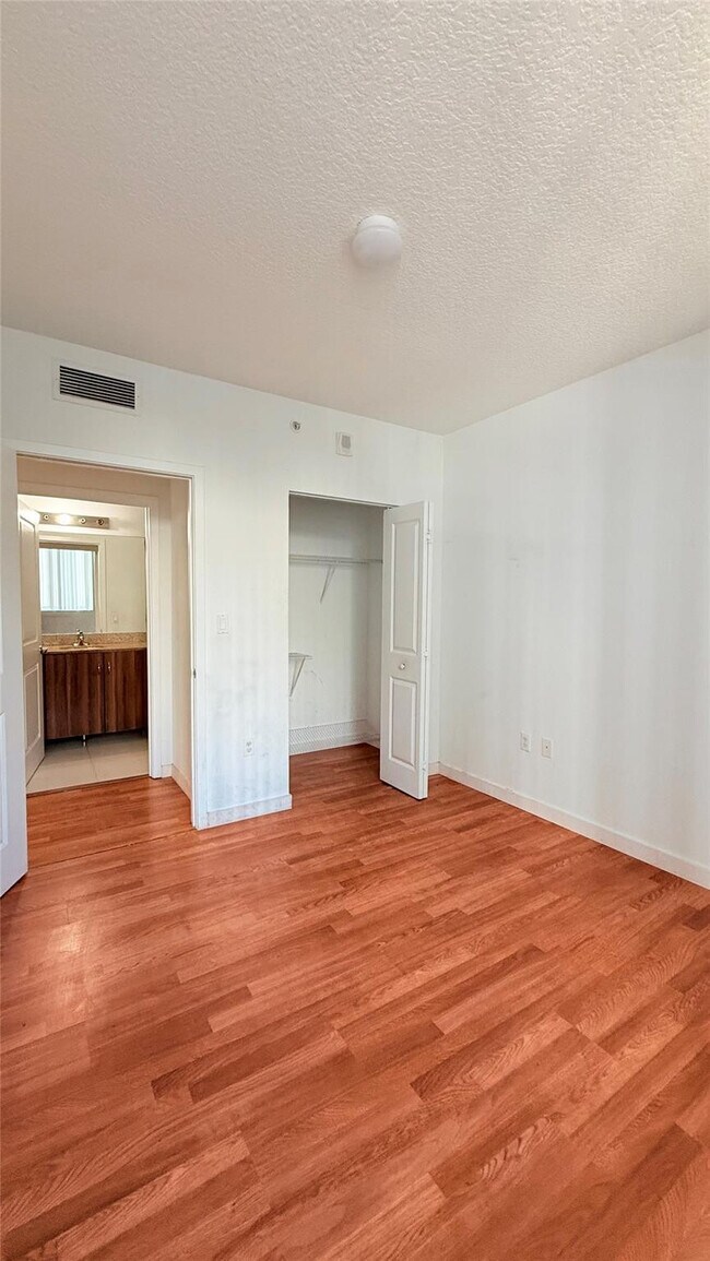 Building Photo - 601 NE 23rd St