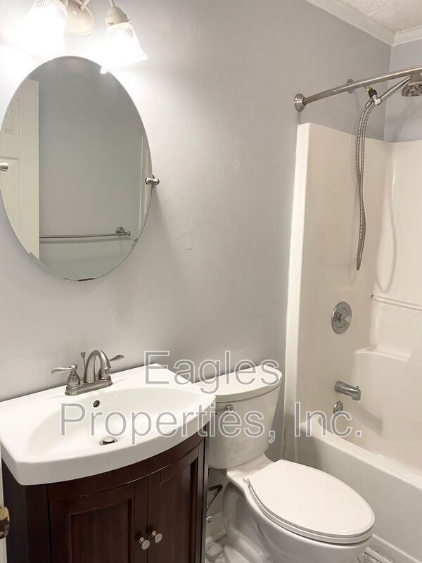 Building Photo - 202 Adler Ln