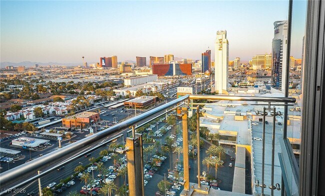 Building Photo - 4381 W Flamingo Rd