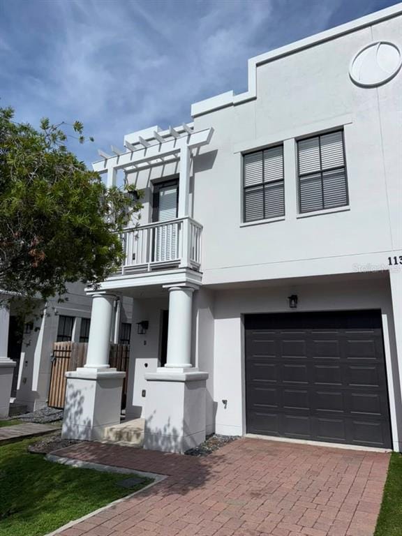 Building Photo - 113 S Packwood Ave