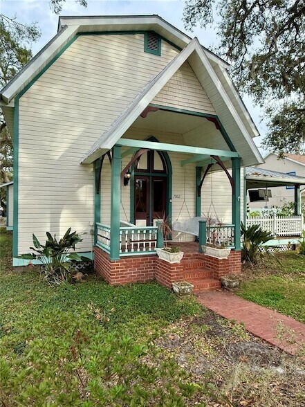 Building Photo - 7002 S Shamrock Rd