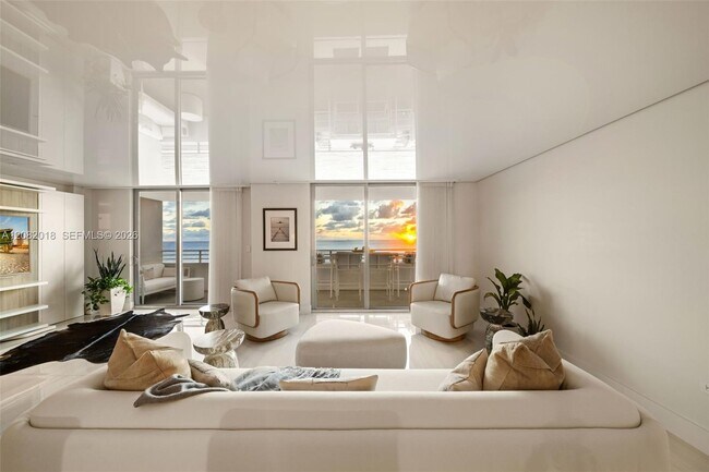 Building Photo - 5555 Collins Ave