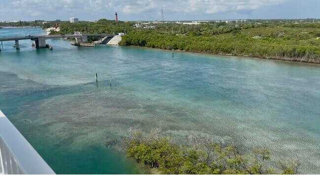 Building Photo - 375 S Beach Rd