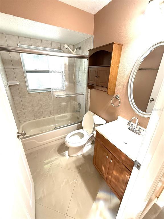 Building Photo - 9217 Valencia Palms Dr