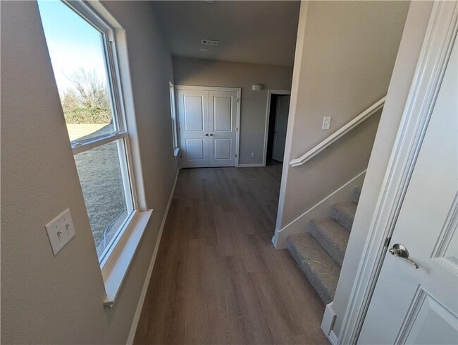 Building Photo - 1606 SW Casuarina Dr
