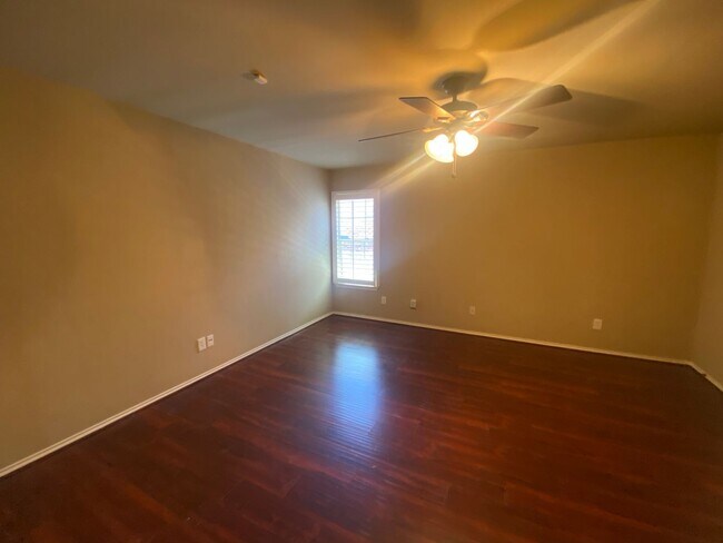 Building Photo - 4 Bedroom in South Lubbock