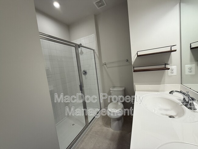 Building Photo - 505 Rolling Valley Dr