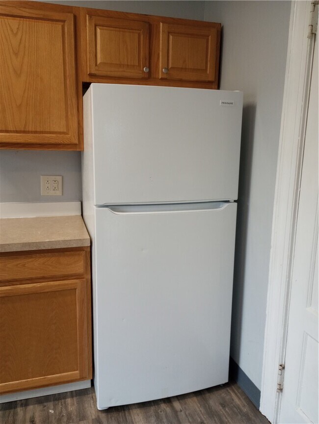 Building Photo - 364 W Gray St