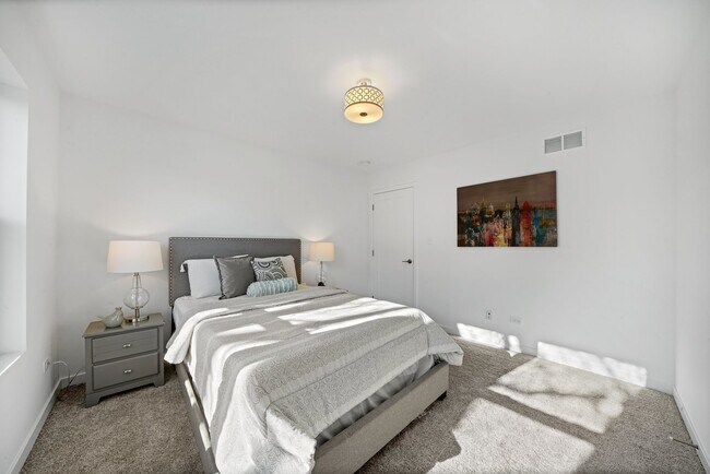 Building Photo - 6556 S Evans Ave