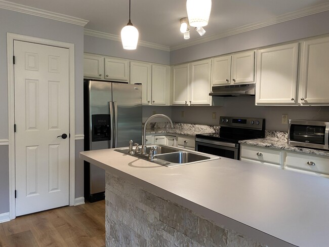 Building Photo - 211 Morningside Dr