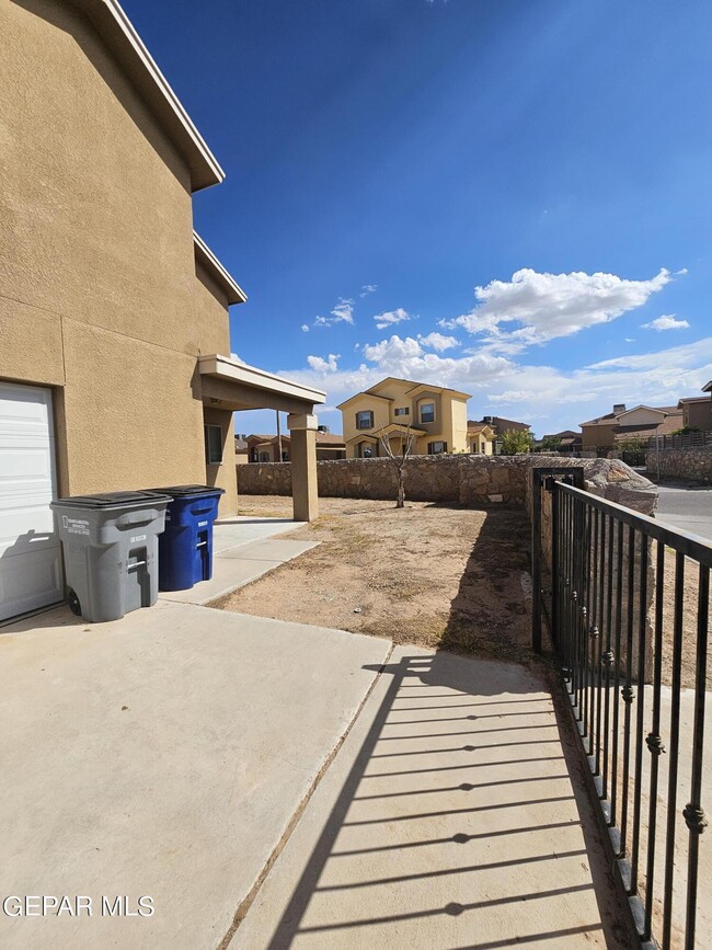 Building Photo - 4017 Hueco Land Ln