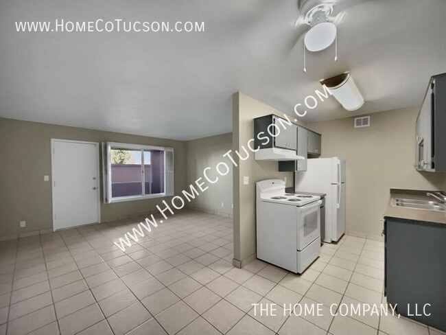 Building Photo - 3993 N Campbell Ave