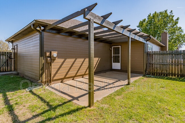 Building Photo - 118 Cedar Bend Dr