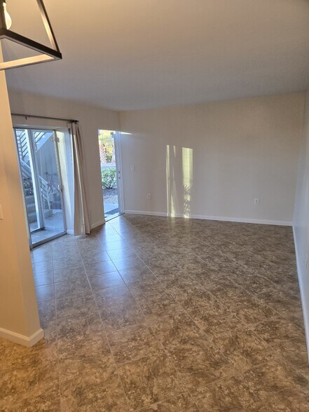 Building Photo - 2304 Ringling Blvd